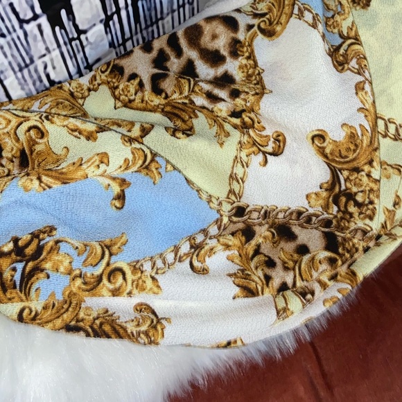 Balloon Sleeve Chain Print Top - Picture 4 of 6